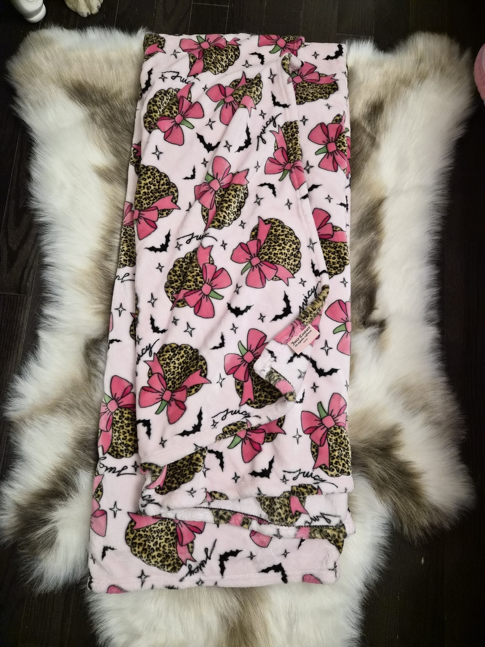 Brand New Without Tag JUICY Throw
